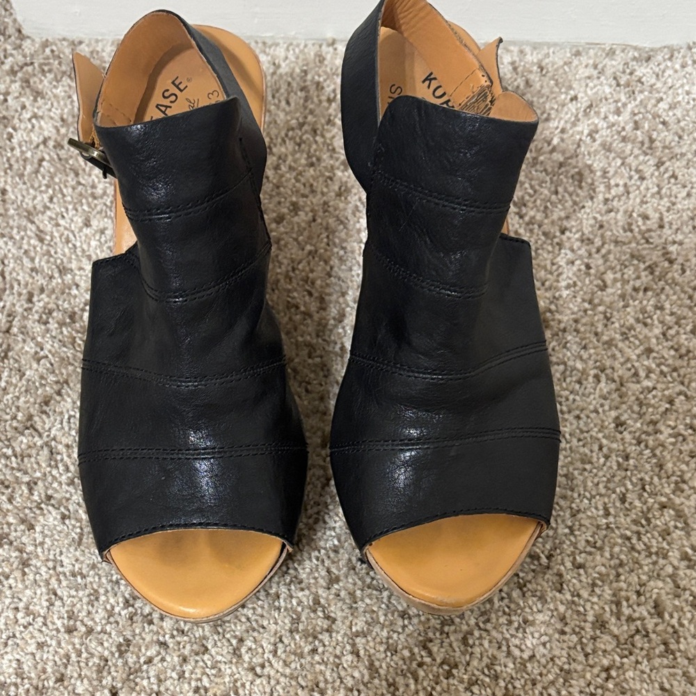 Kork-Ease Black Leather Open-Toe Mules with Tan Insole
